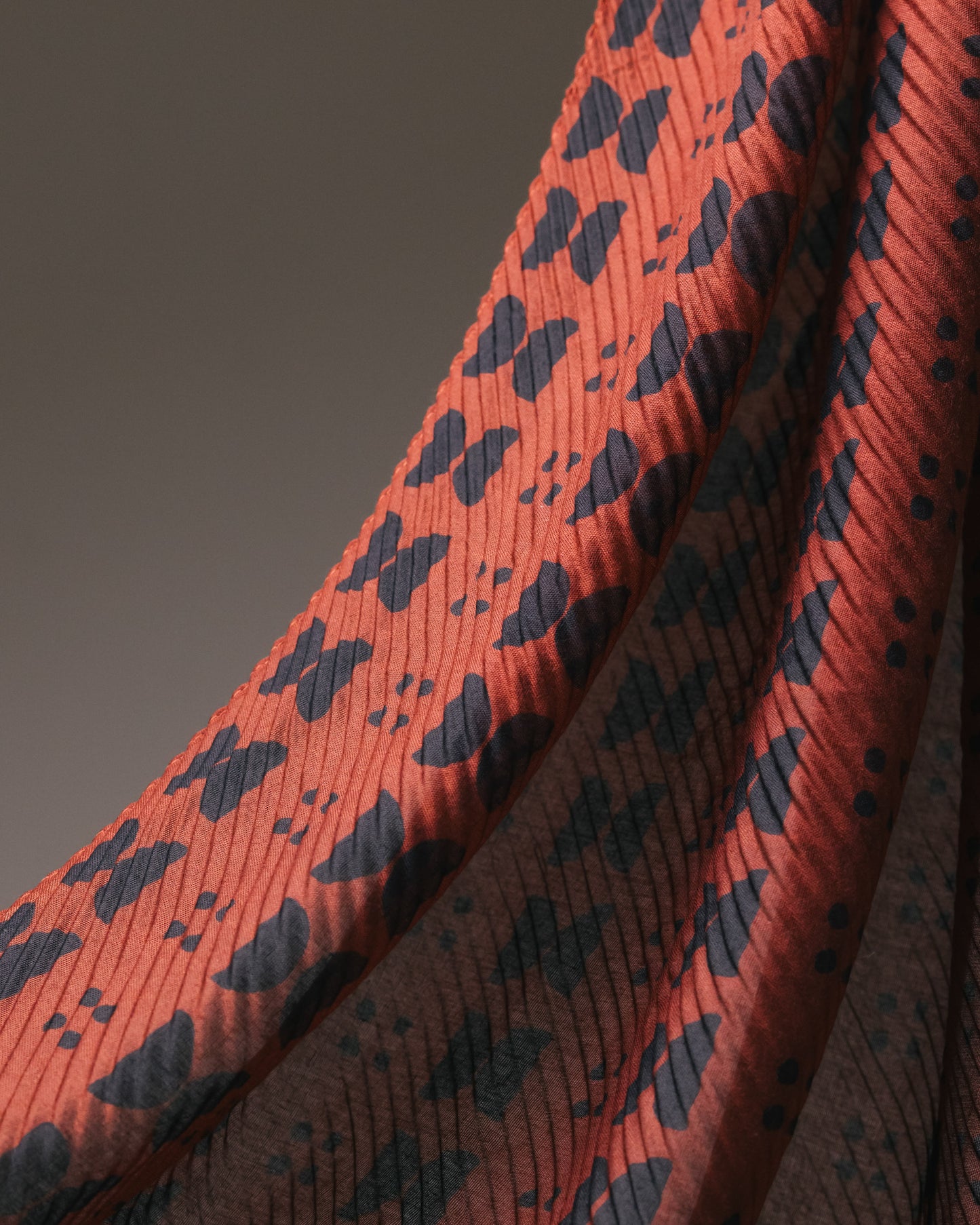 Printed Pleated Head Wrap in Adisa
