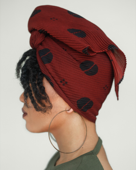 Printed Pleated Head Wrap in Mahogany