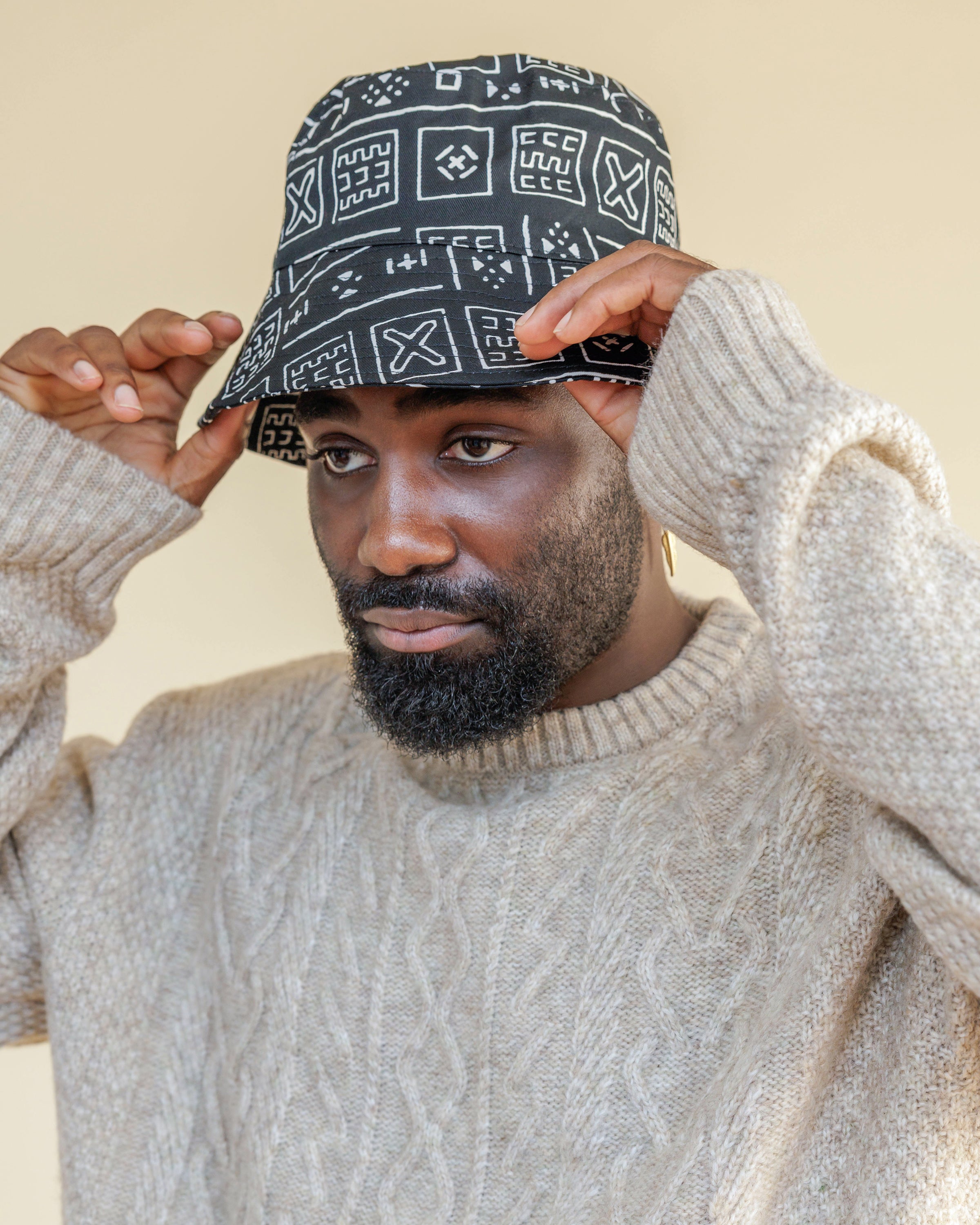 Satin Lined Printed Bucket Hat in Black