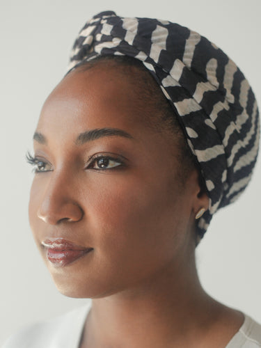 Printed Pleated Head Wrap in Zizzy